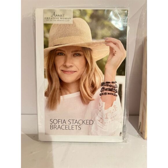 Wallaroo Beaded Multicolor Adjustable Handmade Bracelet Kit - Picture 1 of 4